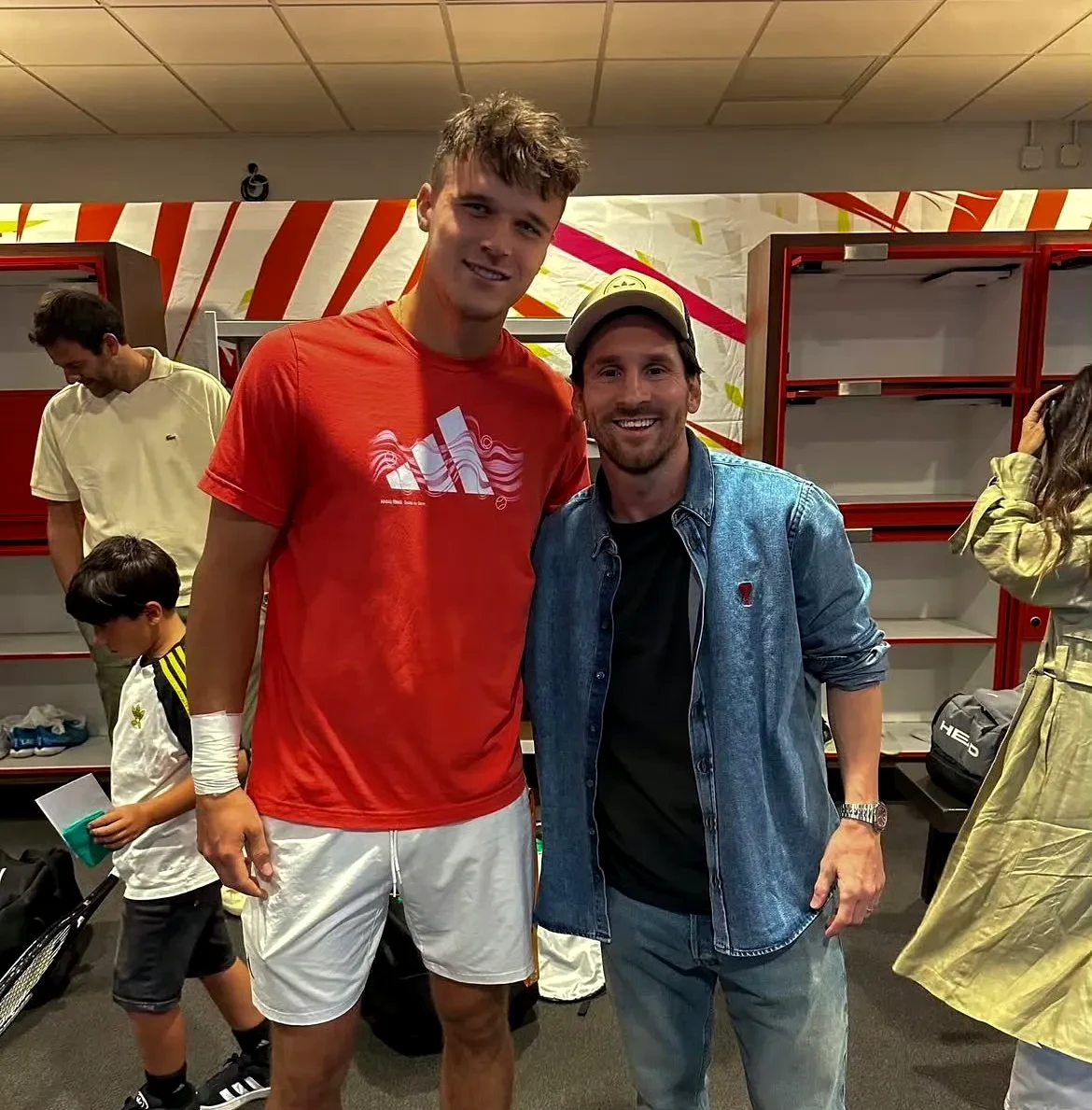 ayx爱游戏官网 -德约科维奇巅峰对决,梅西与90激战C9分钟,赛况扑朔迷离胜负难料!的简单介绍